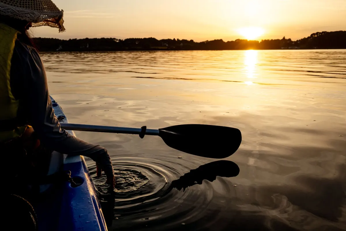 Kayak Golfe du Morbihan : Guide Sécurité & Itinéraires 2026