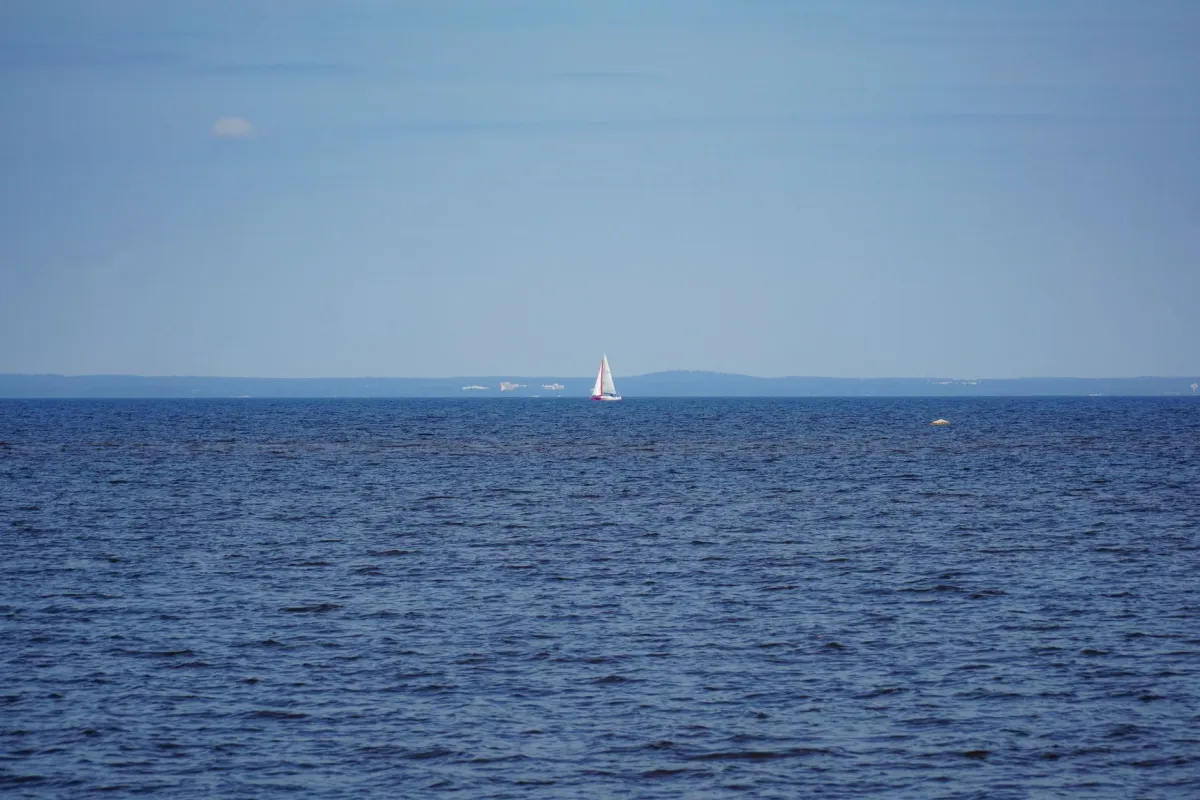 Visiter le Golfe du Morbihan en bateau sans permis : guide complet 2026